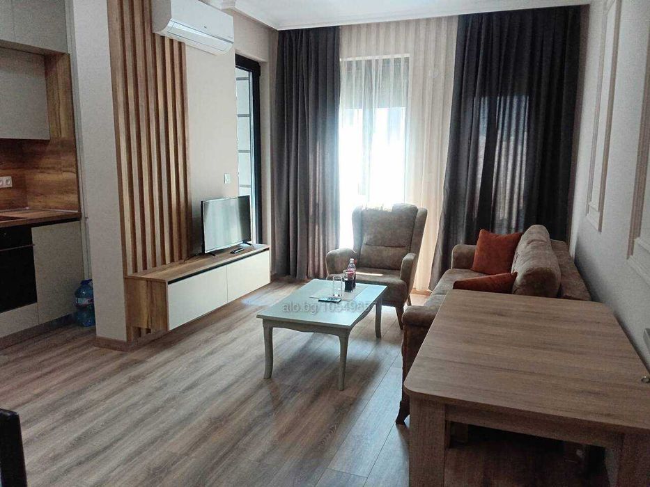 Дава се под наем Двустаен апартамент в Пловдив, Център - 80 кв.м за 612 € - Снимка #2