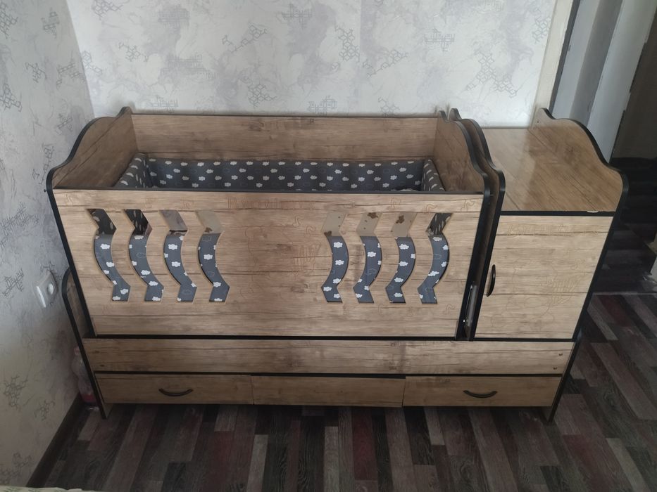 Продается детская кроватка б/у