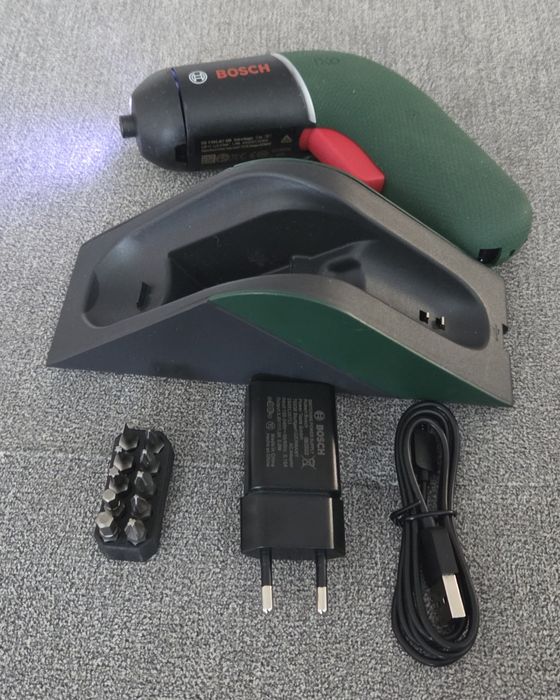 Masina de înșurubat Bosch IXO