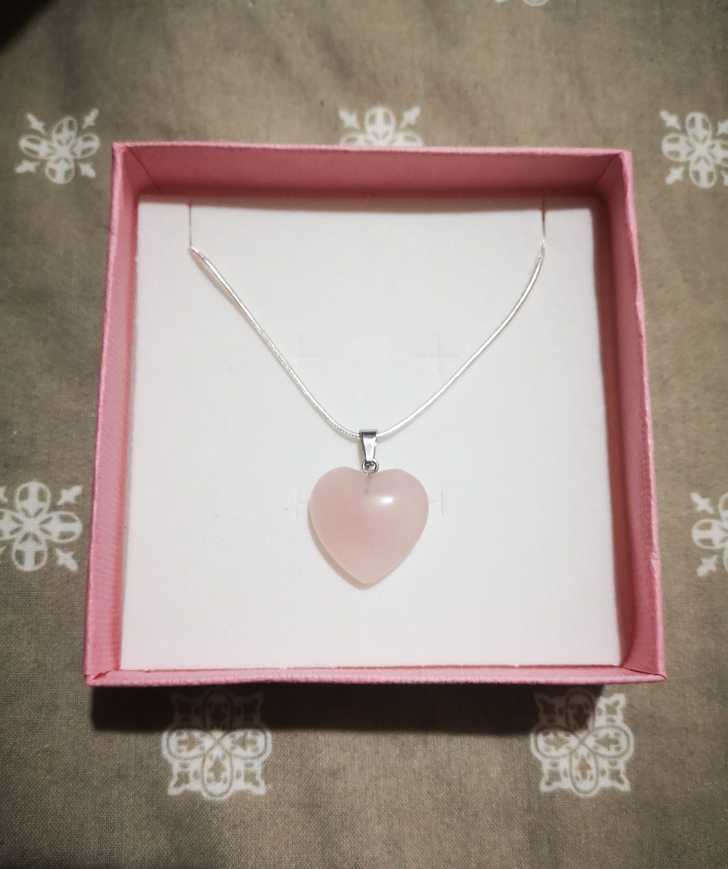 КОЛИЕ Сърце Розов кварц посребрена верижка Подарък за момиче жена