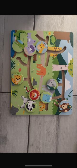 Jucarii copiii si carte