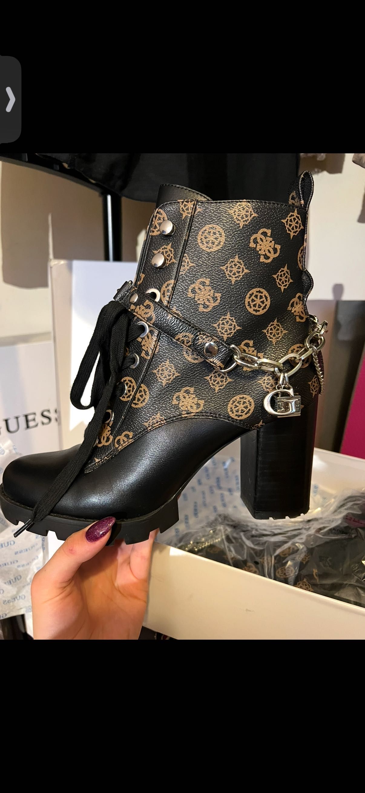 Дамски боти Guess