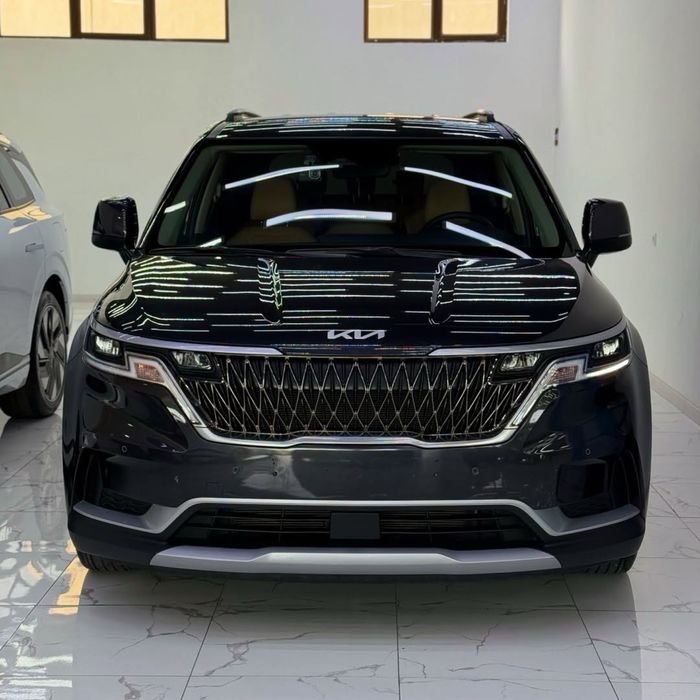 Kia Carnival год выпуска 2023 пробег 23000км Кол-во мест 10 мест