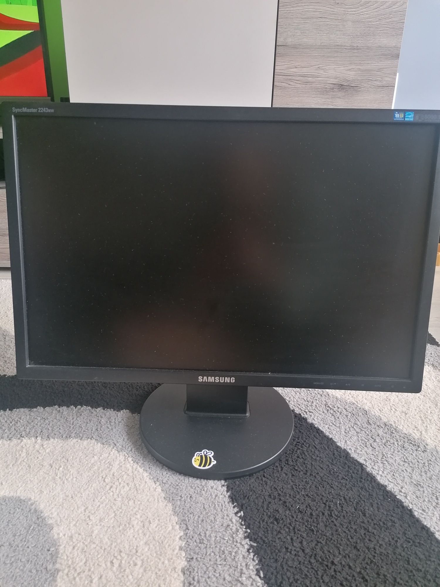 Монитор 22" Samsung SyngMaster 2243 nw