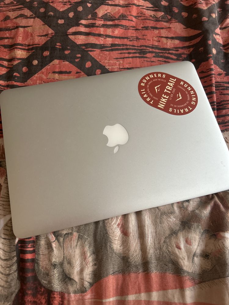 MacBook Air продава се