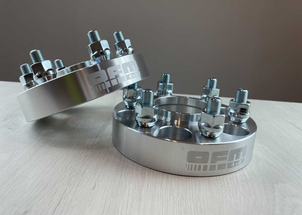 Flanse distantiere 30mm 6×114.3 M12X1,25 mm CB 66,1 + inel de centrare