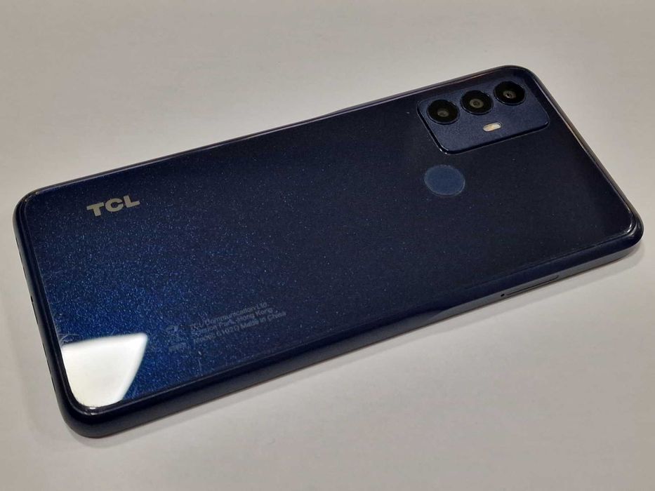 TCL 305 32GB 2GB RAM Dual