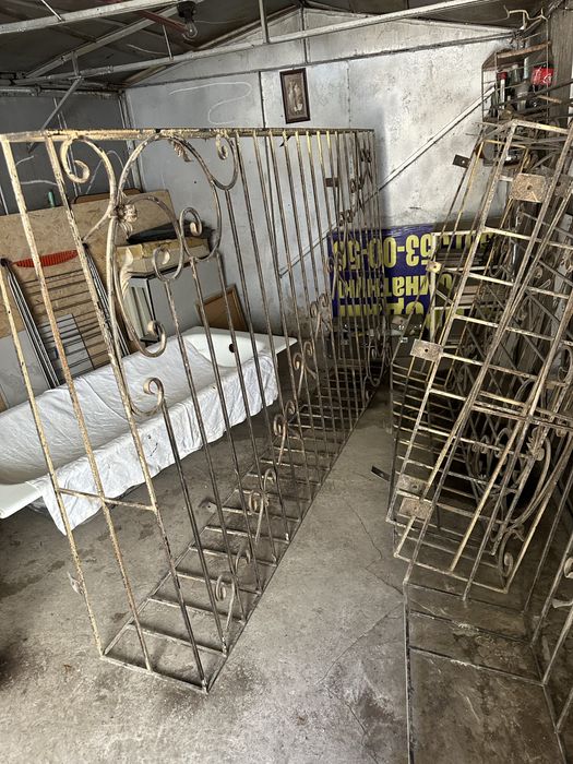 Решетки кованные аквариумные с козырьками