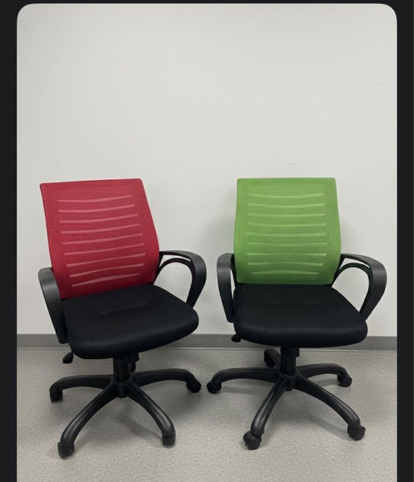 В продаже офисные стулья по доступной цене кол-во 39 штук
