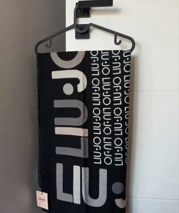 Нов Liu Jo шал за есен-зима, с етикет, неразопакован