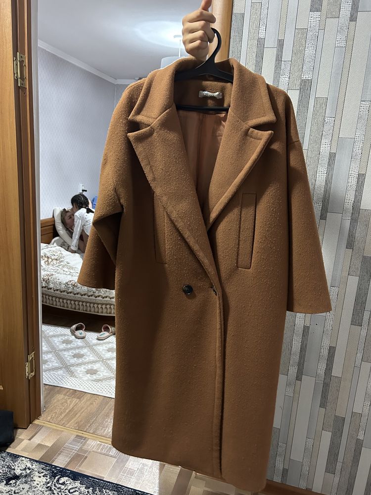 продам пальто в стиле оверсайз состояние среднее цена 5000