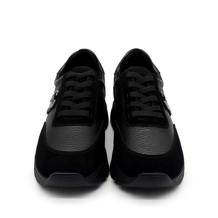 Дамски черни обувки от естествена кожа с платформа и метален акцент