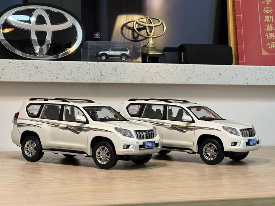 Toyota Prado 1:18