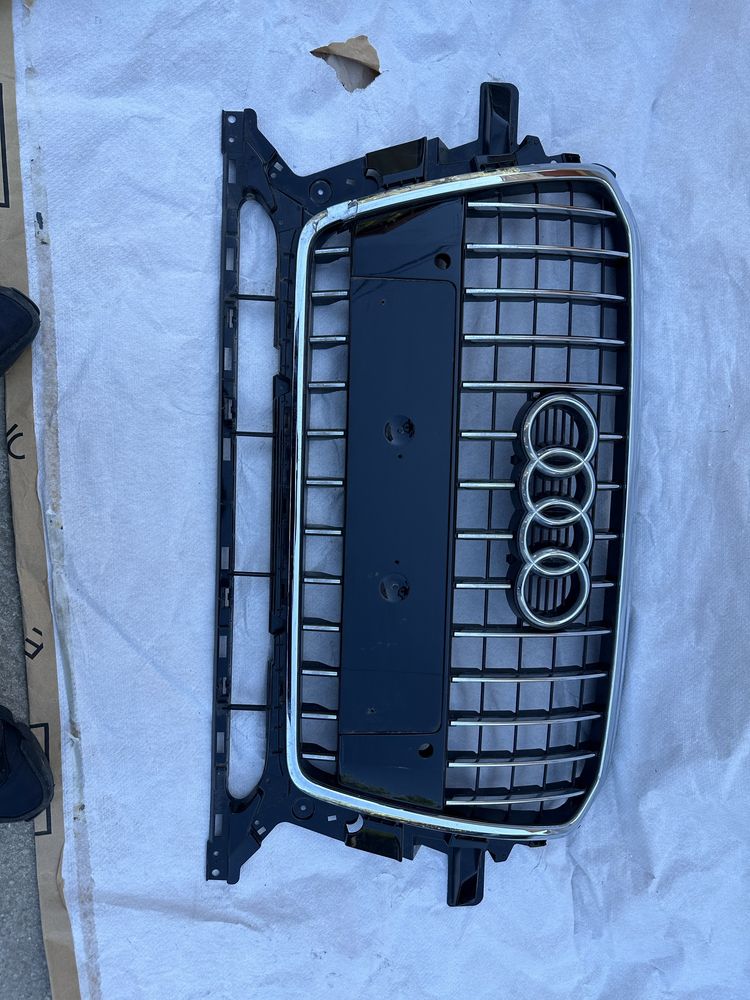 Grilă radiator audi q5.8r.s line.cod:8r0853651.r8r0853651.ab.