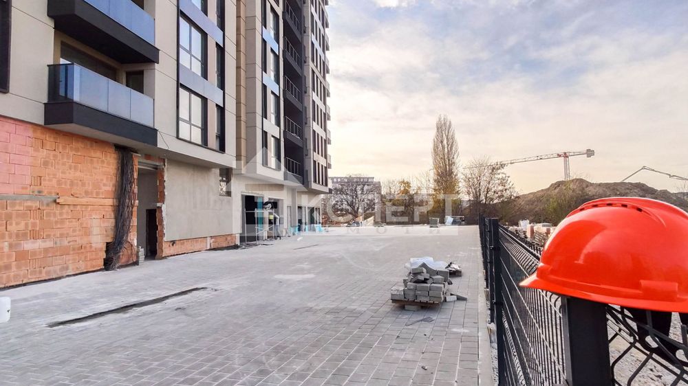 Продава се Тристаен апартамент в Пловдив, Христо Смирненски - 125 кв.м за 1346 €/кв.м - Снимка #1