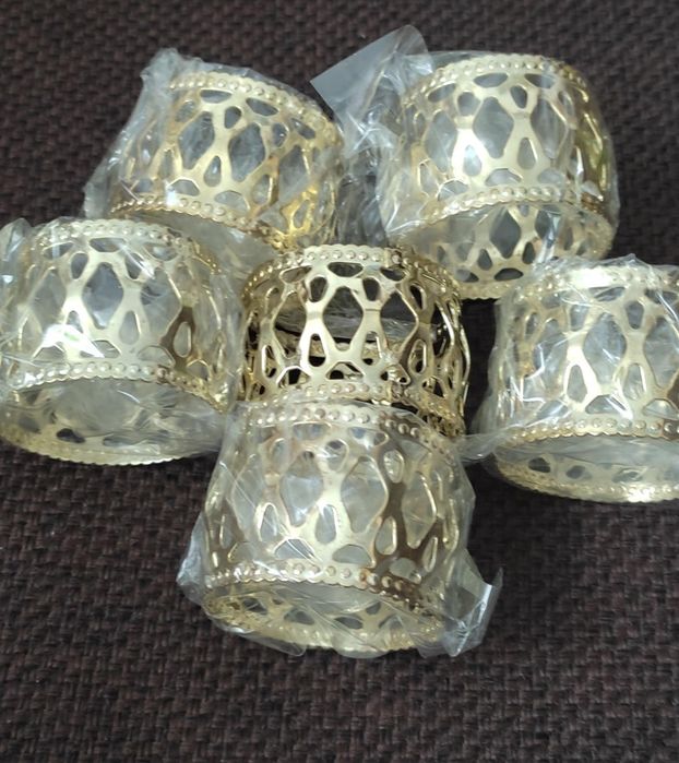 Комплект 6 пръстени за салфетки* Златист цвят* С филигран* Нови