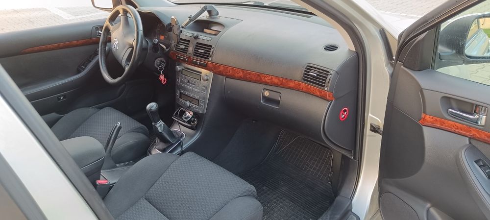 Toyota Avensis T25 2.0 116 CP