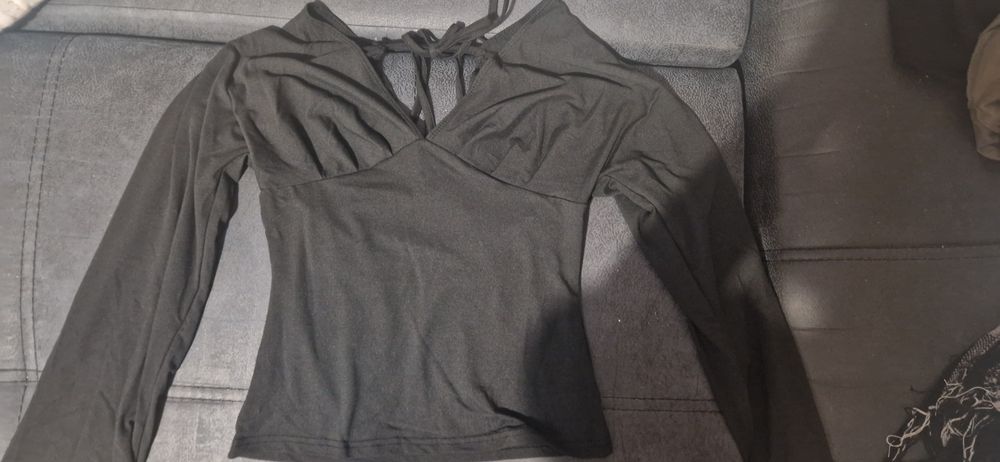 Елегантна черна блуза S размер