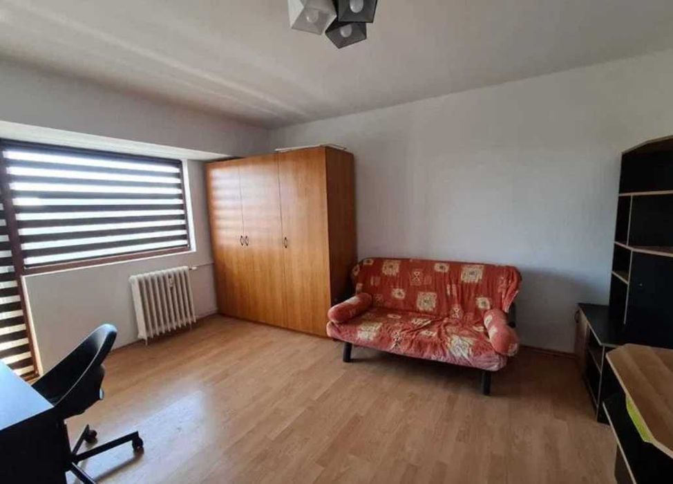 Дава се под наем Четиристаен апартамент в Пловдив, Център - 102 кв.м за 255 € - Снимка #2