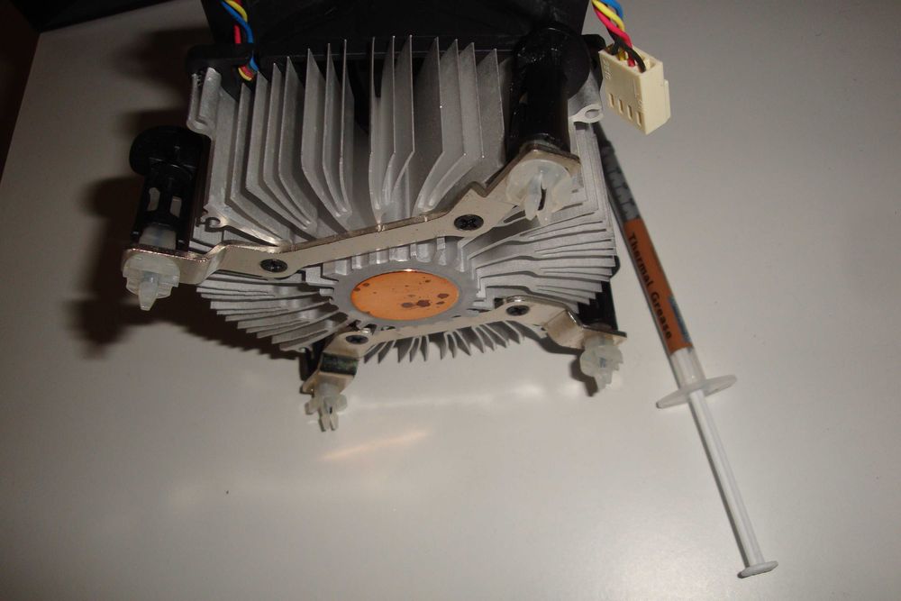 Cooler procesor intel LGA 775 miez cupru racitor inalt + pasta termica