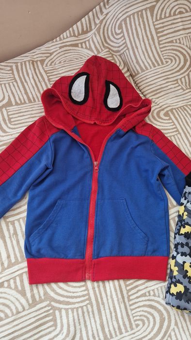 Грейка Батман, горнище Спайдърмен. 5-6 години