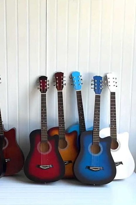 Гитара с чехлом и набором