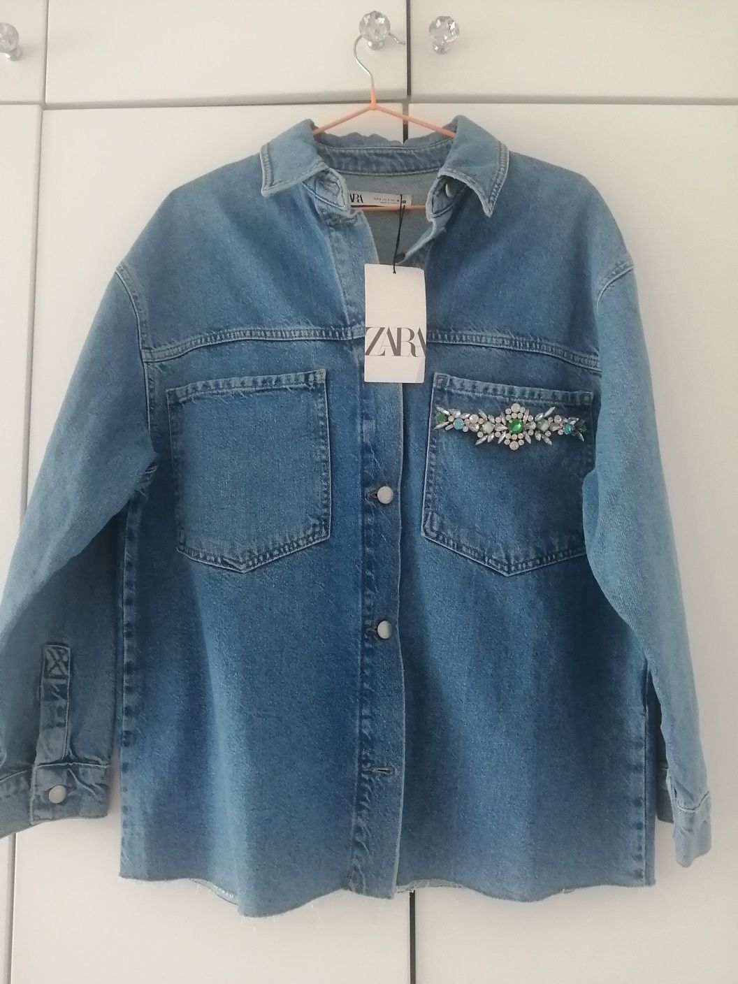 Продаётся новая джинсовая рубашка, ветровка, джинсовая куртка Zara