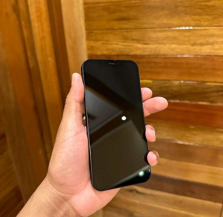 De Vanzare Iphone 12 In stare Impecabilă!!