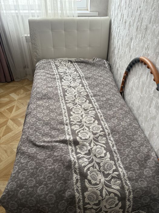 Отдам кровать 90*200