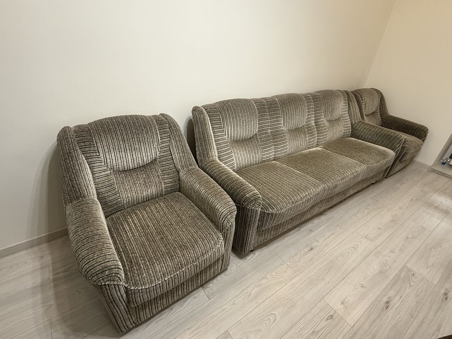 Уютный винтажный набор: диван + 2 кресла