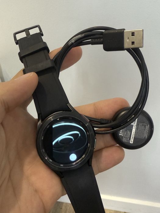 Смартчасы Galaxy watch 4