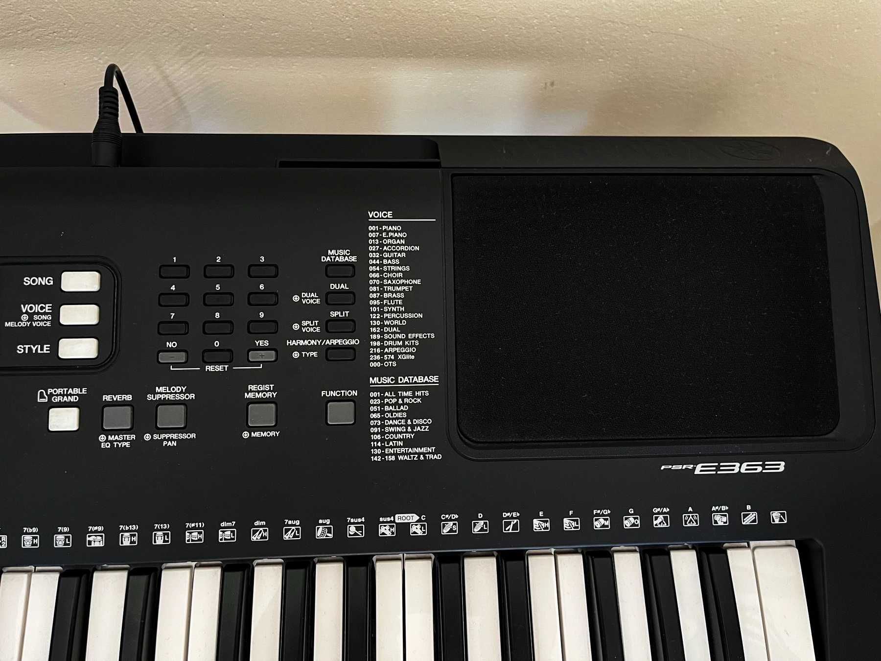 Синтезатор YAMAHA PSR-E363 61-Key + Стойка + Педал