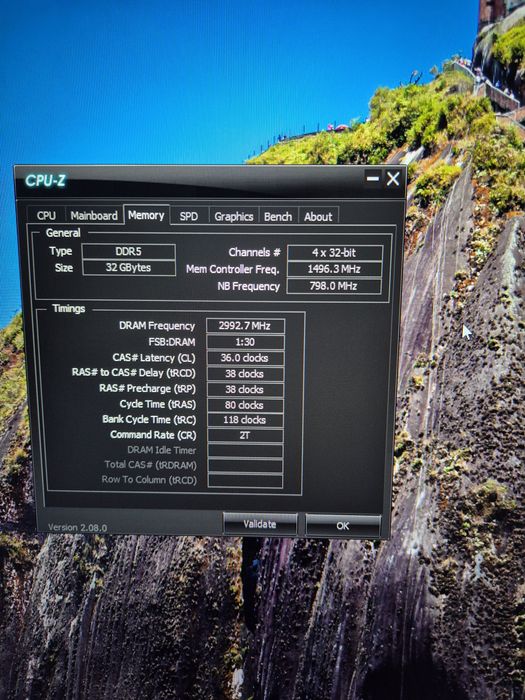 Sistem gaming I5 14400F, RTX 5070. 32 GB DDR5 - GARANTIE