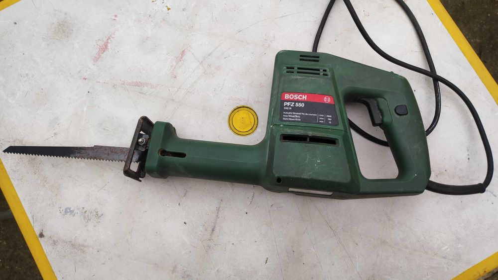 Fierastrau sabie Bosch PFZ 550 si slefuitor delta Bosch PDA 100