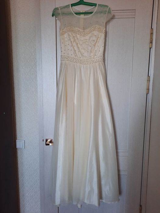 Продам женское платье