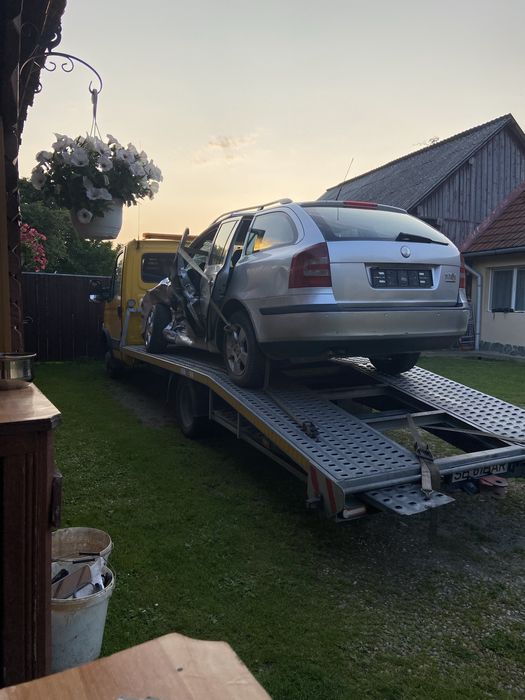 Vand skoda octavia 2 an 2006 pentru dezmebrari
