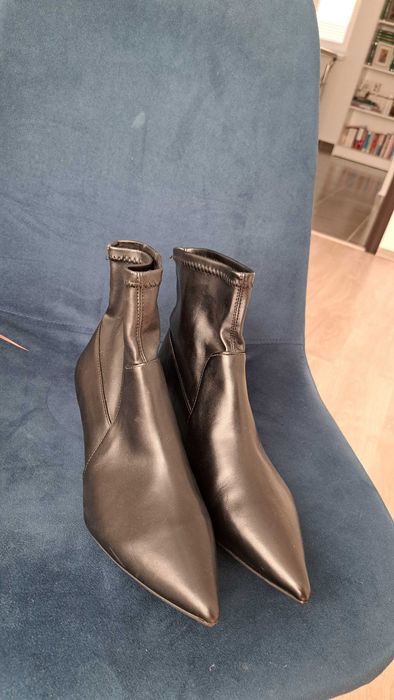 Ghetuțe Bershka noi marimea 37, nepurtate