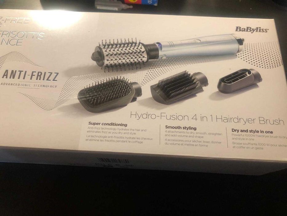 Perie cu aer cald Hydro Fusion 1000W cu 4 accesorii Babyliss