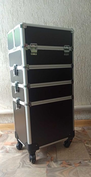 Чемодан кейс для визажиста парикмахера маникюра