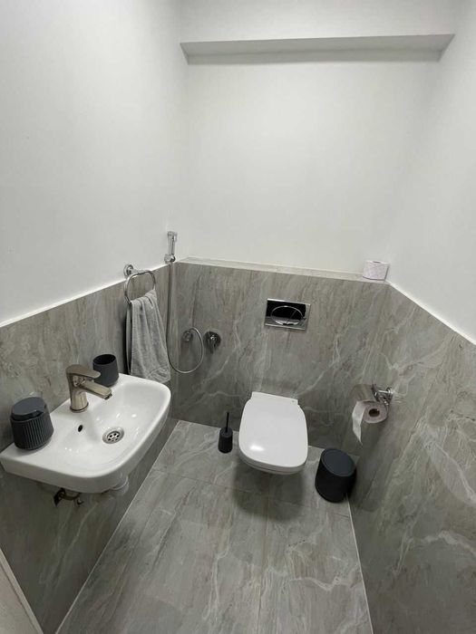 Тристаен имот в Студентски град