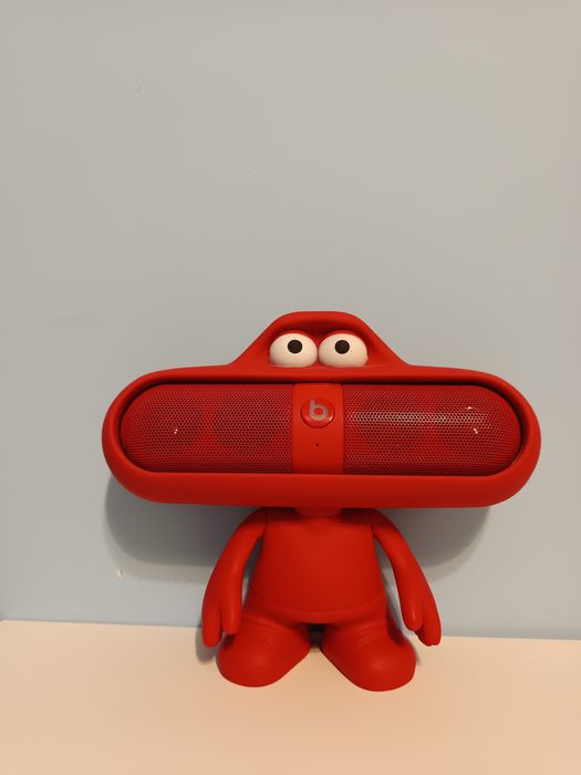 Beats Pill + Dude Stand ЛИМИТИРАНА СЕРИЯ