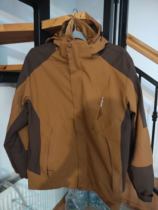 Vând geaca All season cu căptușeală detașabilă