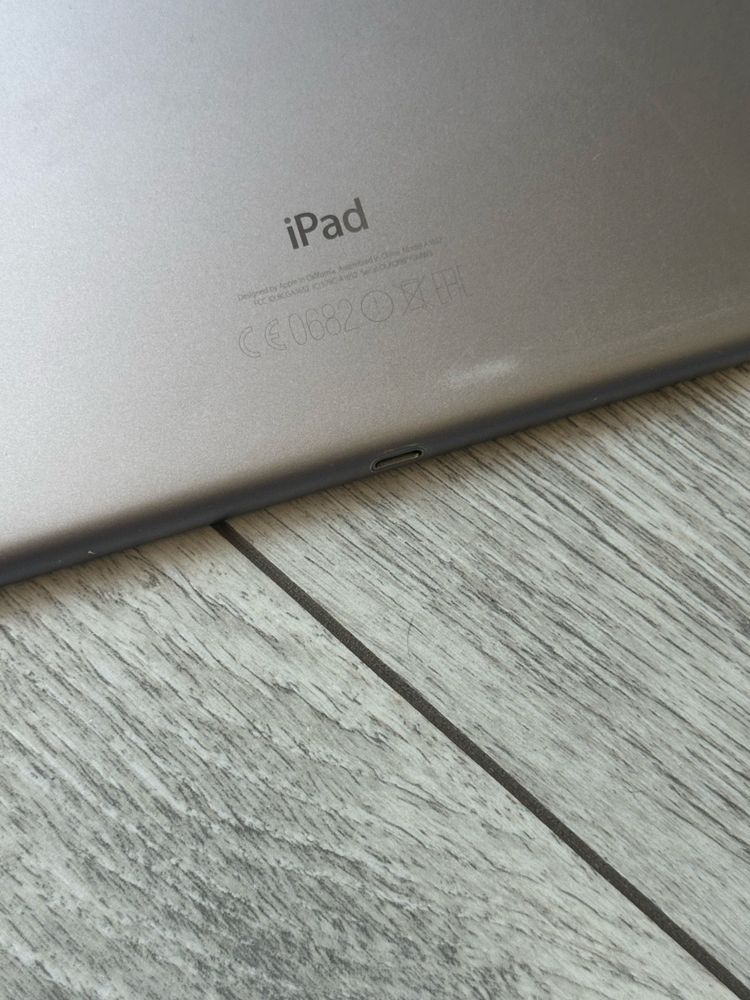 Ofertă! iPad Pro 12.9” (1st Gen) - 128 GB - Wi-Fi + Cellular!