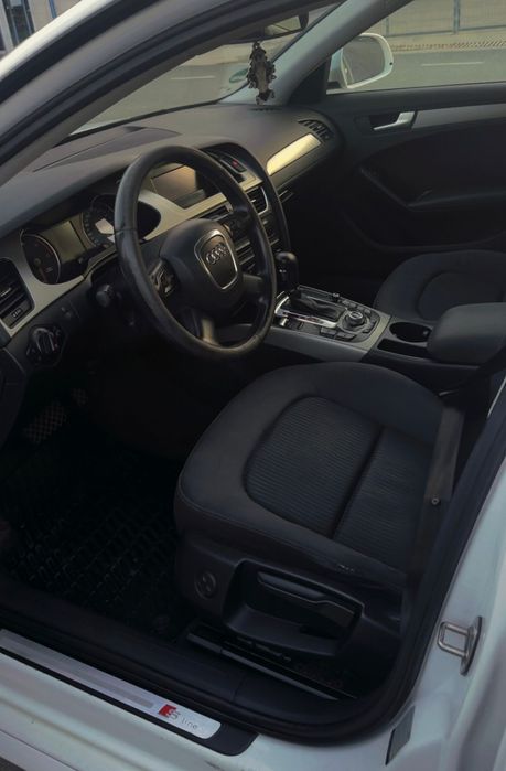 Audi A4 B8 2.0TDI 143 CP / Cutie automată