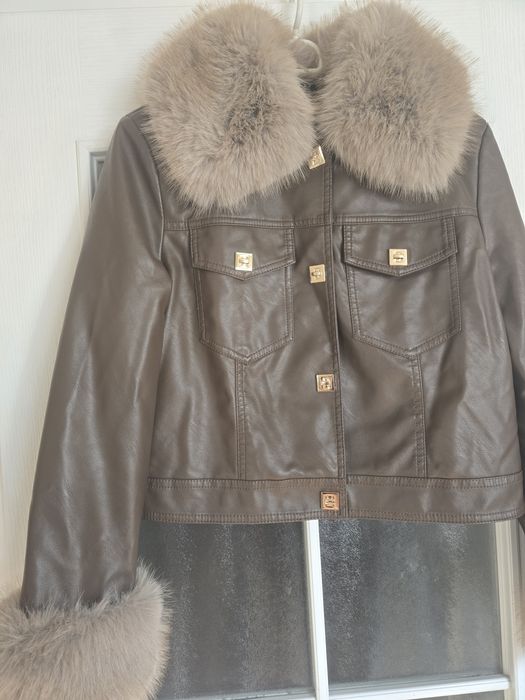 Яке естествен пух лисица Amia moda