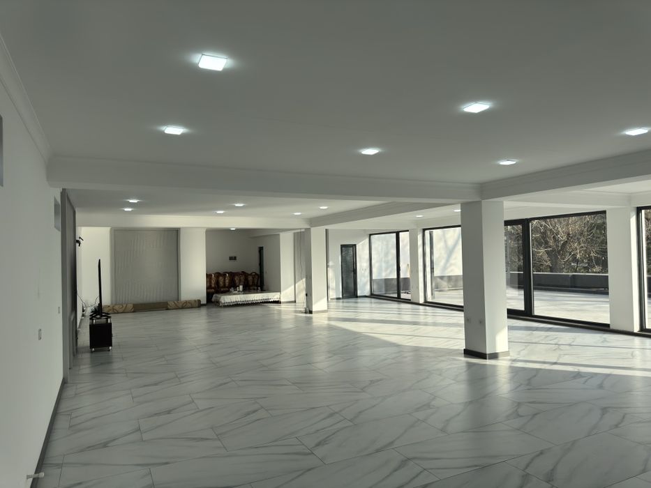 Biznesingiz uchun ijaraga zoʻr joy 170 kv yopiq 100 kv ochiq