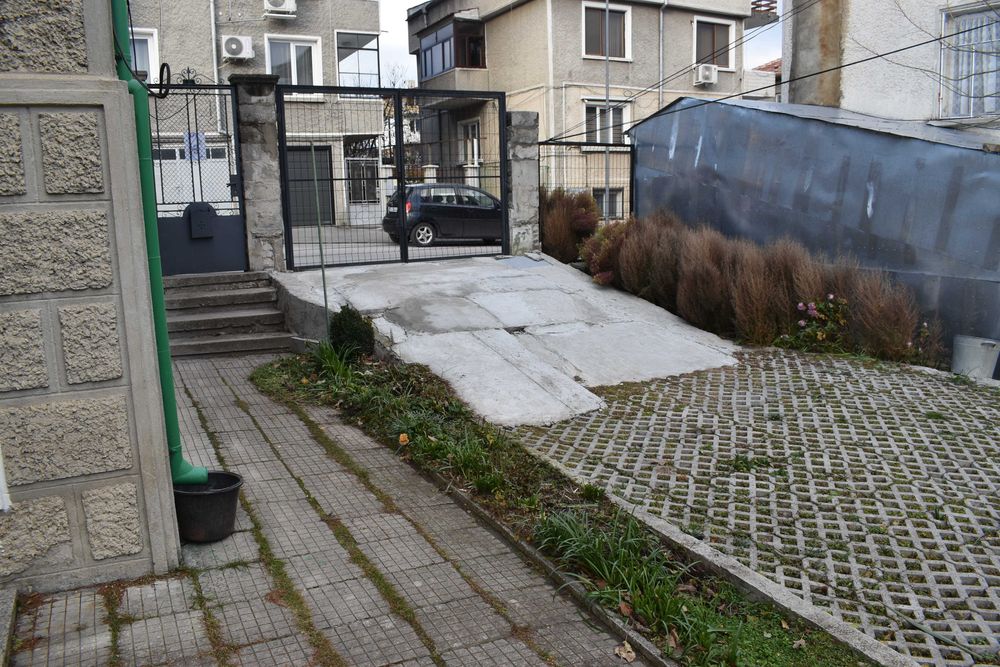 Продаваме къща в Шумен