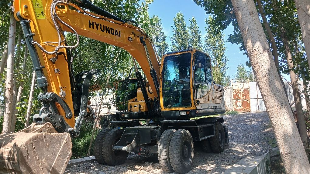 Ekskavator sotiladi