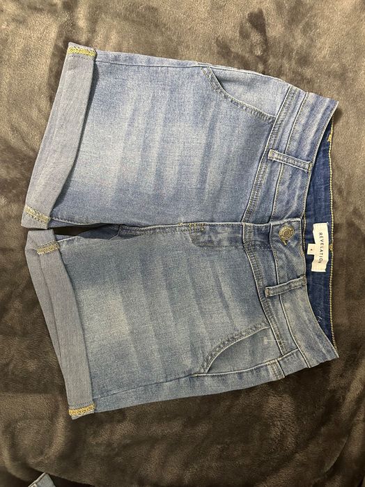 Pantaloni scurți din denim eleganti