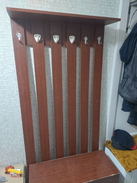 Продам прихожую.